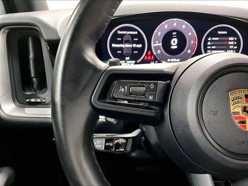 Used 2024 Porsche Cayenne image 22