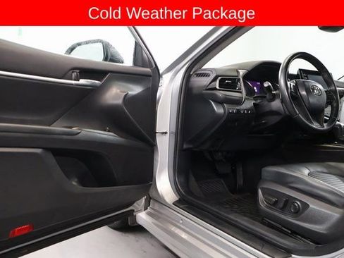 Used 2022 Toyota Camry SE image 9