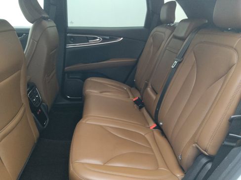 Used 2021 Lincoln Nautilus Reserve FWD image 18