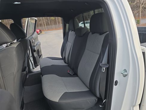 Used 2023 Toyota Tacoma TRD Off-Road image 13