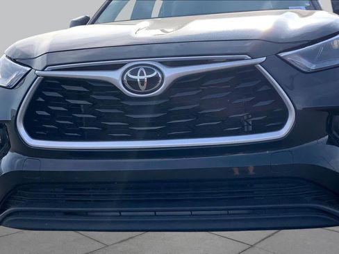 Used 2023 Toyota Highlander XLE FWD image 30