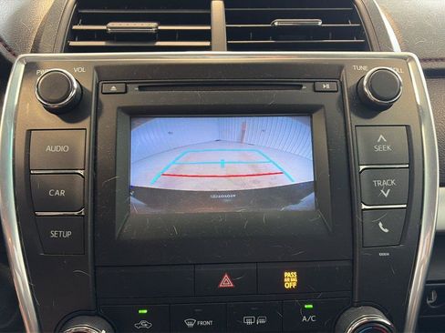 Used 2016 Toyota Camry SE w/ Protection Package (Q2) FWD image 19