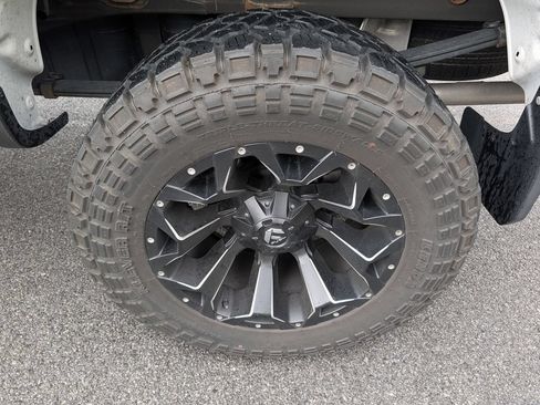 Used 2020 Chevrolet Silverado 1500 Custom Trail Boss w/ Custom Convenience Package AWD/4WD image 13