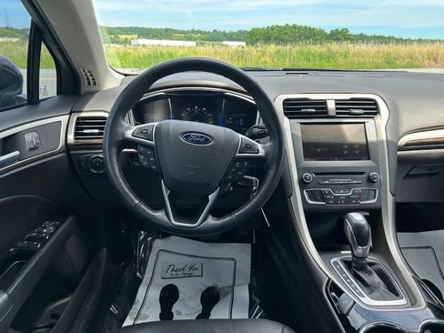Used 2016 Ford Fusion SE w/ Equipment Group 202A AWD/4WD image 16
