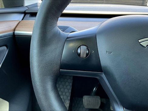 Used 2023 Tesla Model Y Long Range image 22