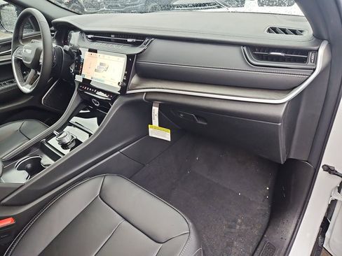 New 2026 Jeep Grand Cherokee Limited image 17