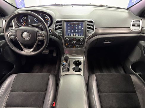 Used 2018 Jeep Grand Cherokee Altitude AWD/4WD image 29