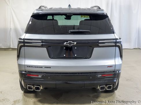 Used 2024 Chevrolet Traverse RS w/ LPO, Floor Liner Package AWD/4WD image 7