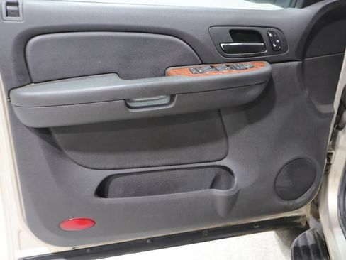 Used 2007 Chevrolet Avalanche LT w/ LT Preferred Equipment Group AWD/4WD image 13