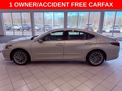 Certified 2025 Lexus ES 300h Ultra Luxury w/ Accessory Package (Z1) image 4