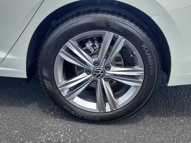 Certified 2023 Volkswagen Jetta SE FWD image 28