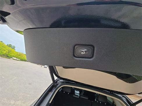 Used 2022 Lincoln Nautilus Reserve w/ Equipment Group 201A image 26