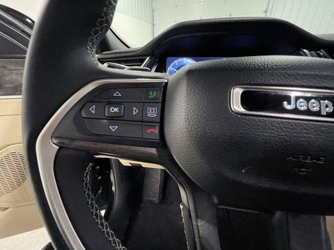 Used 2023 Jeep Grand Cherokee Limited image 34