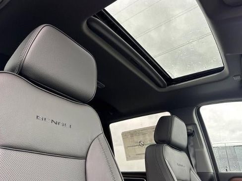 New 2026 GMC Sierra 2500 Denali w/ Denali Reserve Package image 17