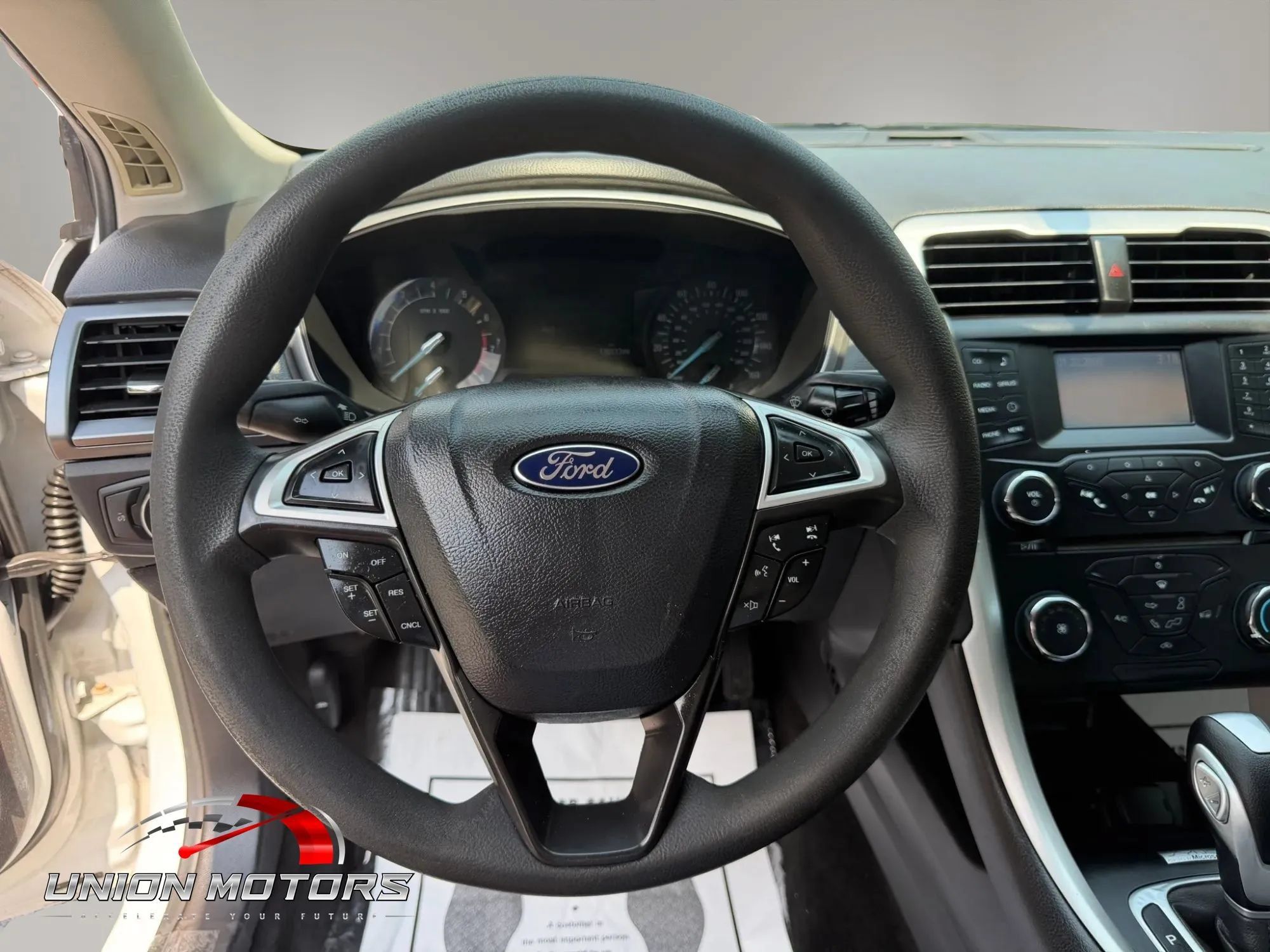 Used 2014 Ford Fusion SE FWD image 26
