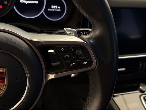 Used 2022 Porsche Cayenne image 29