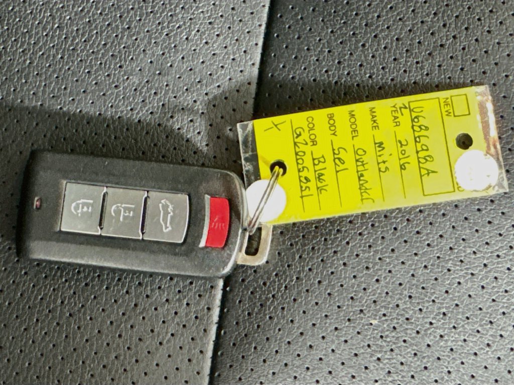 Used 2016 Mitsubishi Outlander AWD image 37