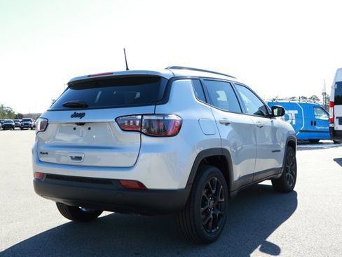 New 2026 Jeep Compass Latitude image 6