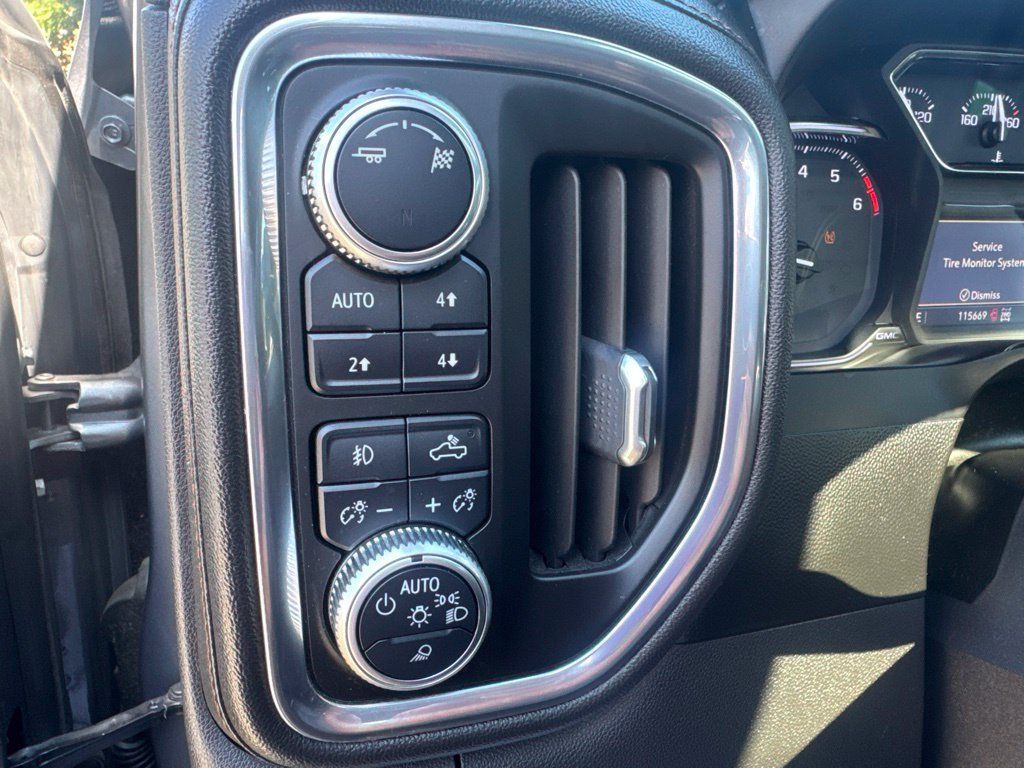 Used 2019 GMC Sierra 1500 AT4 w/ Off Road Performance Package AWD/4WD image 14