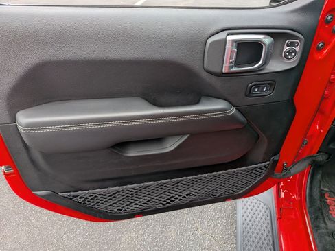 Used 2020 Jeep Gladiator Overland image 11