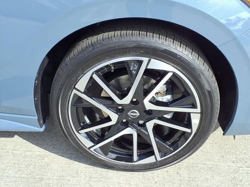 New 2025 Nissan Sentra SR image 5