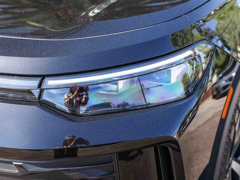 New 2026 Volkswagen Tiguan SE image 17