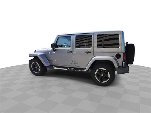 Used 2017 Jeep Wrangler Unlimited Sahara w/ Connectivity Group image 6
