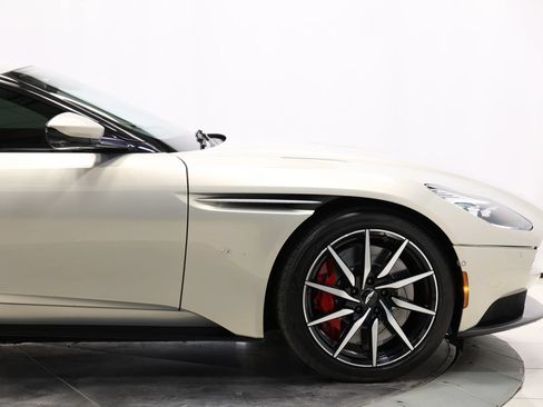 Used 2017 Aston Martin DB11 V12 RWD image 72