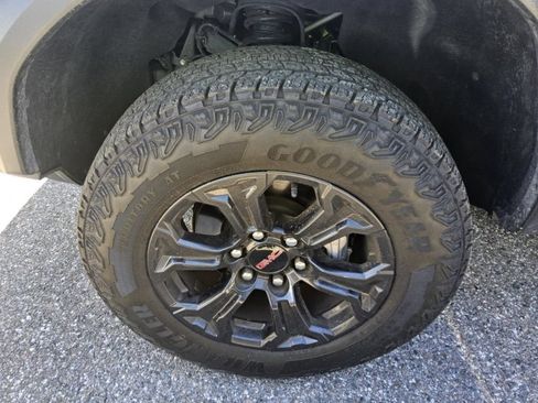 Used 2025 GMC Canyon Elevation RWD image 2
