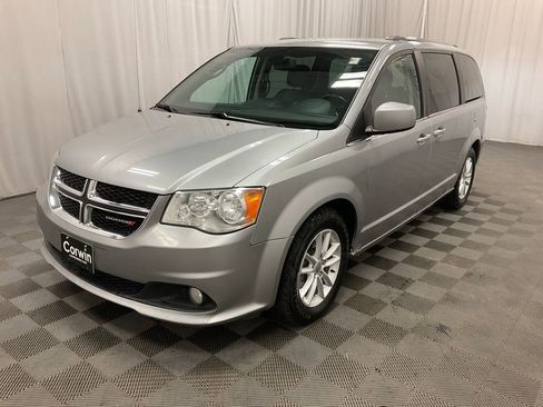 Used 2019 Dodge Grand Caravan SXT image 10