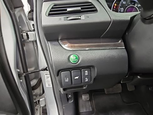 Used 2016 Honda CR-V Touring image 28