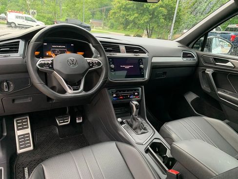 Used 2023 Volkswagen Tiguan SE R-Line FWD image 19
