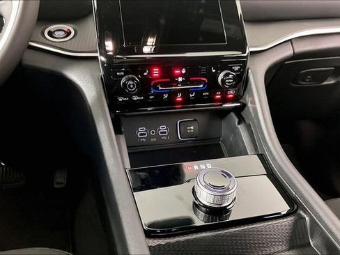 New 2026 Jeep Grand Cherokee L 4WD image 7
