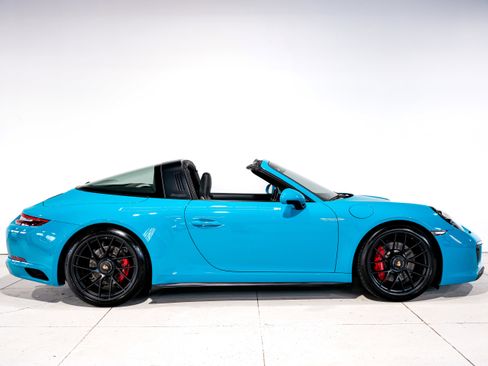 Used 2017 Porsche 911 Targa 4 GTS image 2