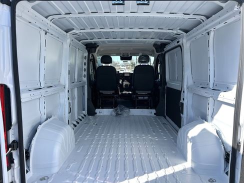 Used 2023 RAM ProMaster 2500 image 13