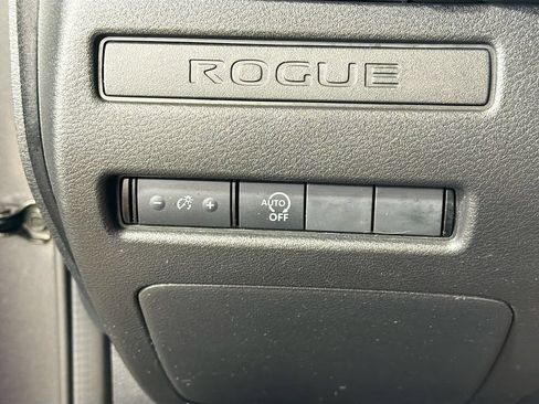 Used 2024 Nissan Rogue S AWD/4WD image 12
