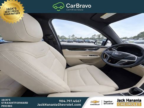 Used 2019 Cadillac XT5 FWD image 9