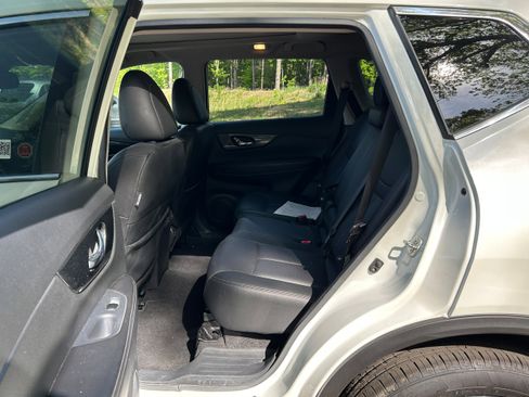 Used 2020 Nissan Rogue SL AWD/4WD image 19