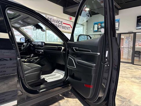 Used 2025 Kia Telluride S image 48