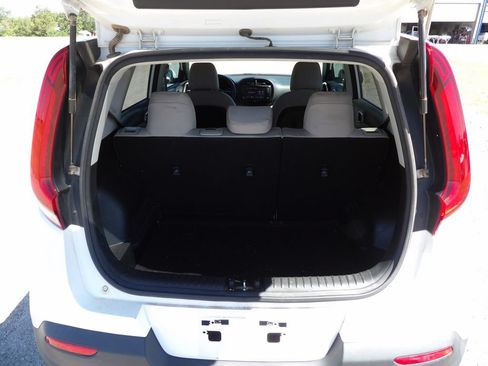 Used 2022 Kia Soul LX w/ Technology Package FWD image 9