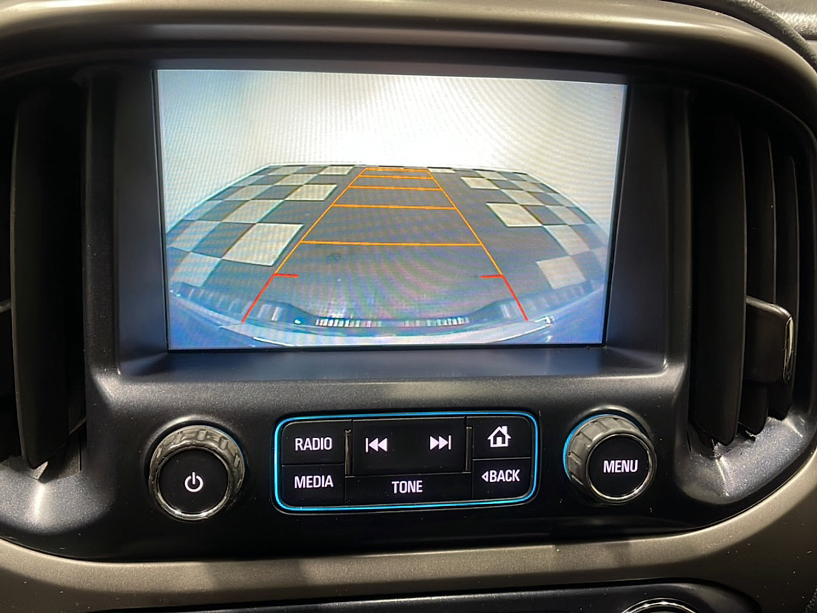 Used 2017 Chevrolet Colorado Z71 AWD/4WD image 9