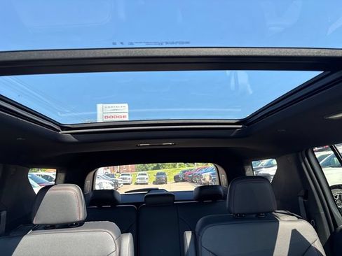 New 2026 Chevrolet Traverse Z71 w/ Enhanced Driving Package AWD/4WD image 16