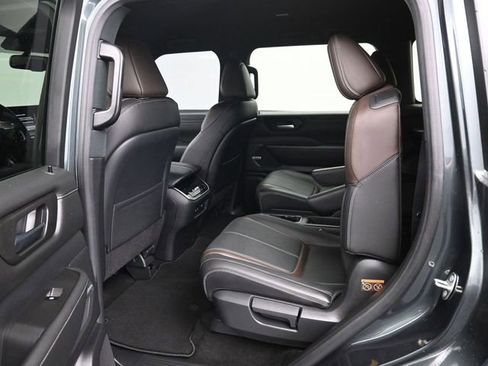 Certified 2025 Nissan Armada SL w/ Captain's Chari Seat Package AWD/4WD image 10