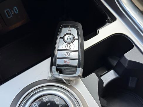 Used 2020 Ford Explorer XLT w/ Equipment Group 202A AWD/4WD image 15