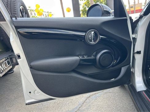 Used 2016 MINI Cooper S image 15