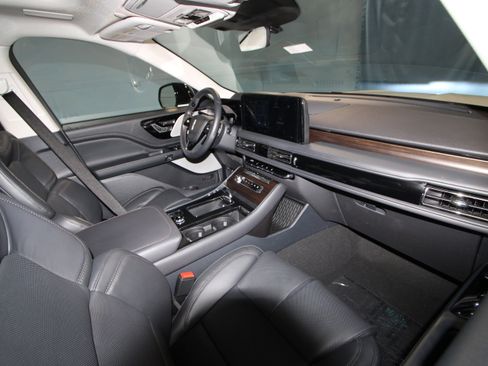 New 2026 Lincoln Aviator Reserve image 19