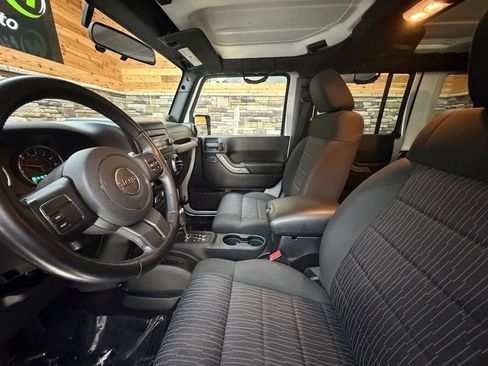Used 2012 Jeep Wrangler Unlimited Sport image 11