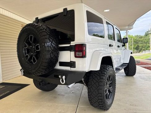 Used 2017 Jeep Wrangler Unlimited Sahara AWD/4WD image 7