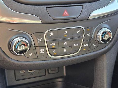 Used 2021 Chevrolet Equinox LT image 35