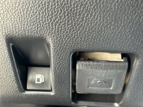 Used 2020 Toyota RAV4 LE image 22